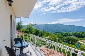 Property grounds - Villa Dalmatian Gem - Two-Bedroom Villa with Terrace and Swimming Pool (Vodovada)