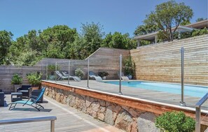 Outdoor pool, a heated pool - Duplex with terraces, 500m from the beach, sea view in residence with swimming pool (Pinarellu)