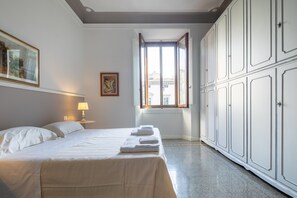 Comfort Apartment, 4 Bedrooms | Premium bedding, down duvets, individually decorated - Santa Maria Novella 4 Bedrooms by Mmega (Florence)