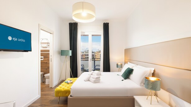 Superior Double or Twin Room, Balcony | Premium bedding, down comforters, memory foam beds, minibar - Mapi's rooms (Cagliari)