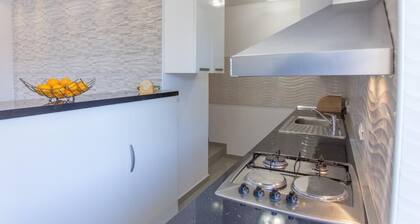 Apartment Mojaš - Kahden makuuhuoneen huoneisto terassilla