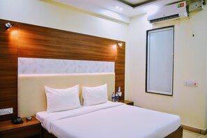 Decoración personalizada, muebles diferentes y escritorio 