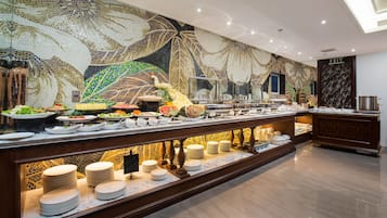 Desayuno buffet (VND 400000 por persona)