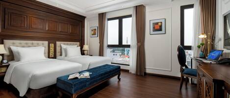 Executive Deluxe Double or Twin with City View | Minibar, in-room safe, desk, laptop workspace