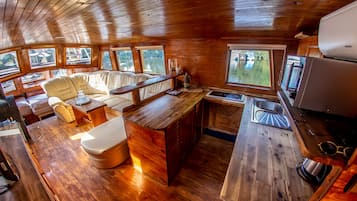 Classic Room - rentable sauna or hot tub | Private kitchen | Fridge, microwave, stovetop, coffee/tea maker