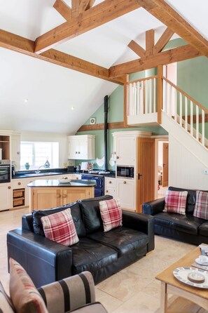 Interior - Luxury 5 star cottage with 3 ensuite bedrooms and wet room facilities (Preston)