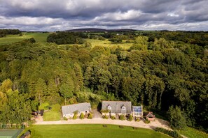 Exterior - Luxury 5 star cottage with 3 ensuite bedrooms and wet room facilities (Preston)