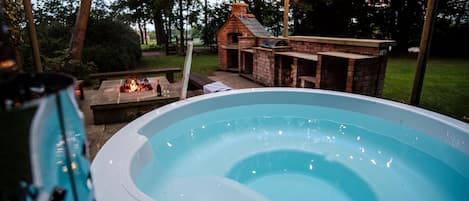 Baignoire à remous extérieure