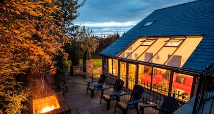 Luxury 5 star cottage with 4 ensuite bedrooms and beautiful views