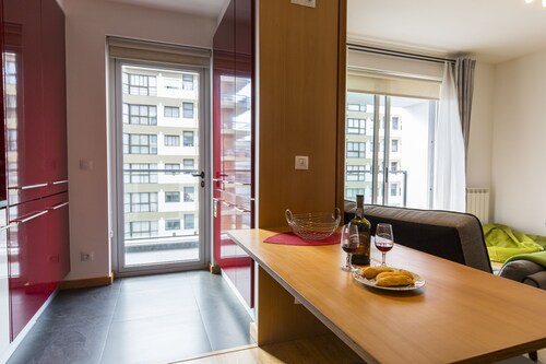 Place 4 you with balconies & free parking