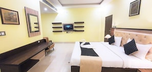 Executive Studio, City View | Premium bedding, memory foam beds, individually decorated
