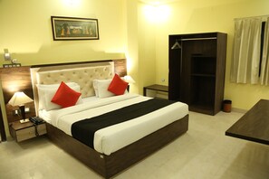 Studio exécutif, vue sur la ville | Literie de qualité, lit avec matelas en mousse à mémoire, décor unique