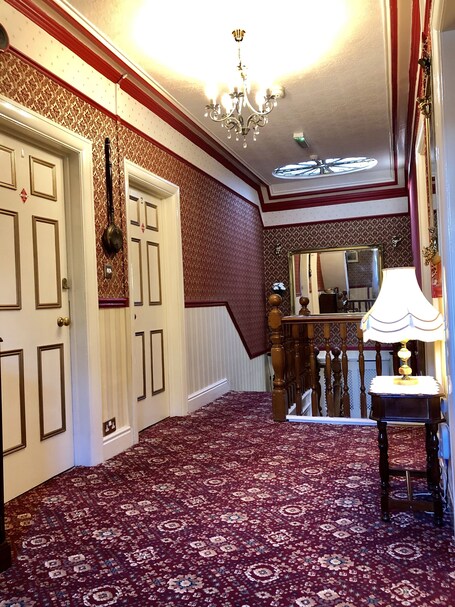 Sunnycroft Guesthouse - Image 15