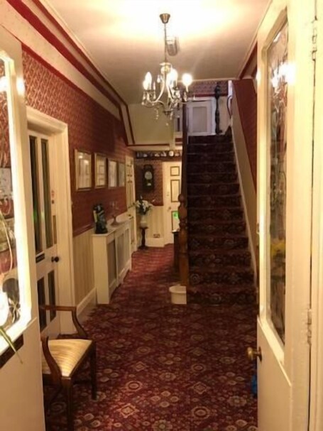 Sunnycroft Guesthouse - Image 14