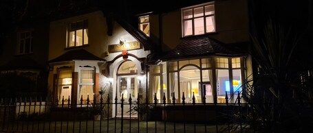 Sunnycroft Guesthouse - Image 2