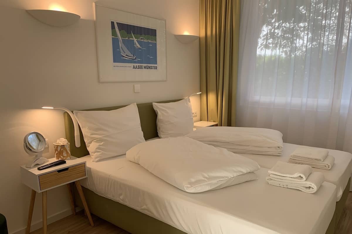 1 bedroom, in-room safe, desk, laptop workspace
