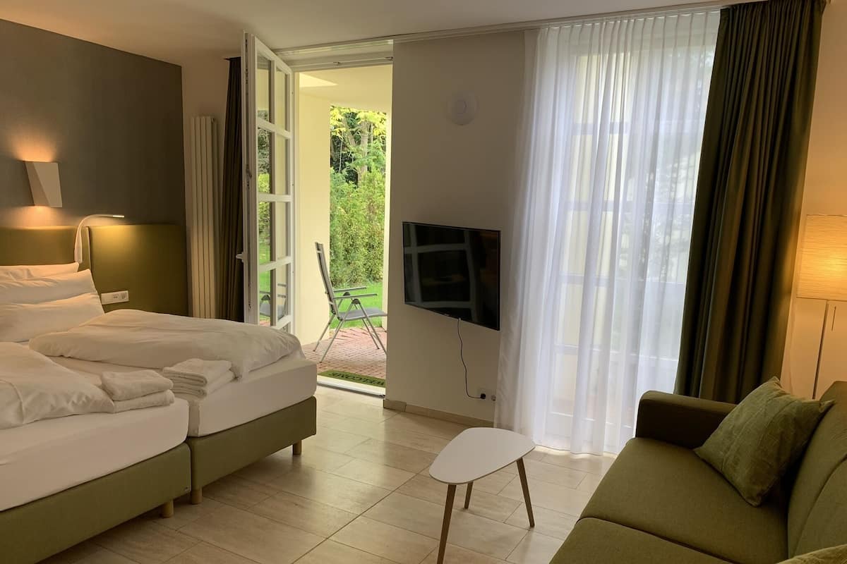 Romantic Apartment | 1 bedroom, in-room safe, desk, laptop workspace