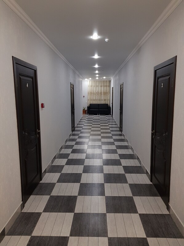 Lobby - Znamensky (Znamenskiy)