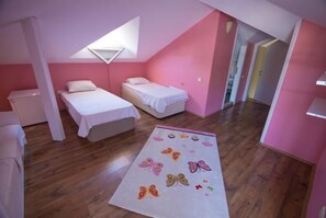 4 habitaciones, tabla de planchar con plancha y wifi gratis 