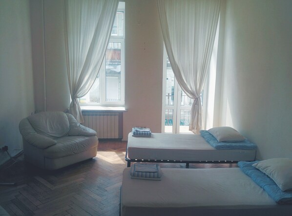 Economy Twin Room (Big)