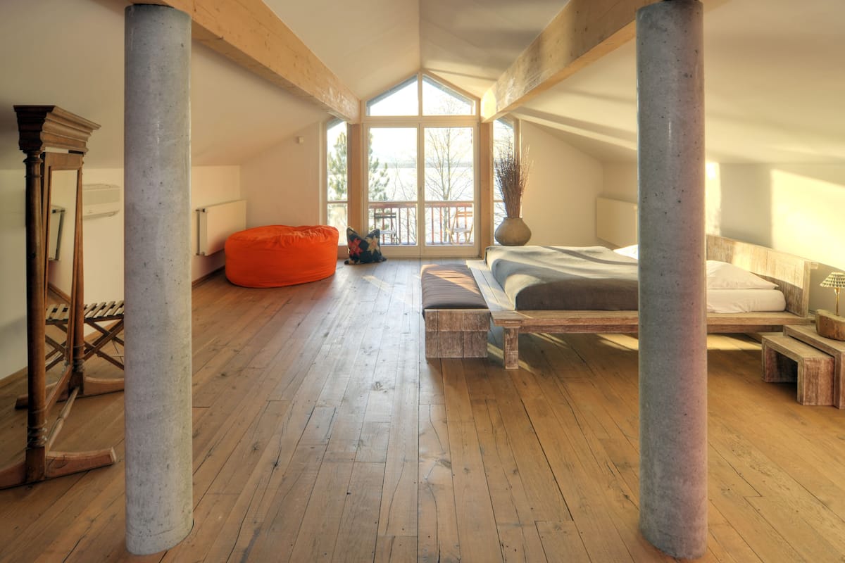 1 soveværelse, individuelt design, individuel indretning, skrivebord