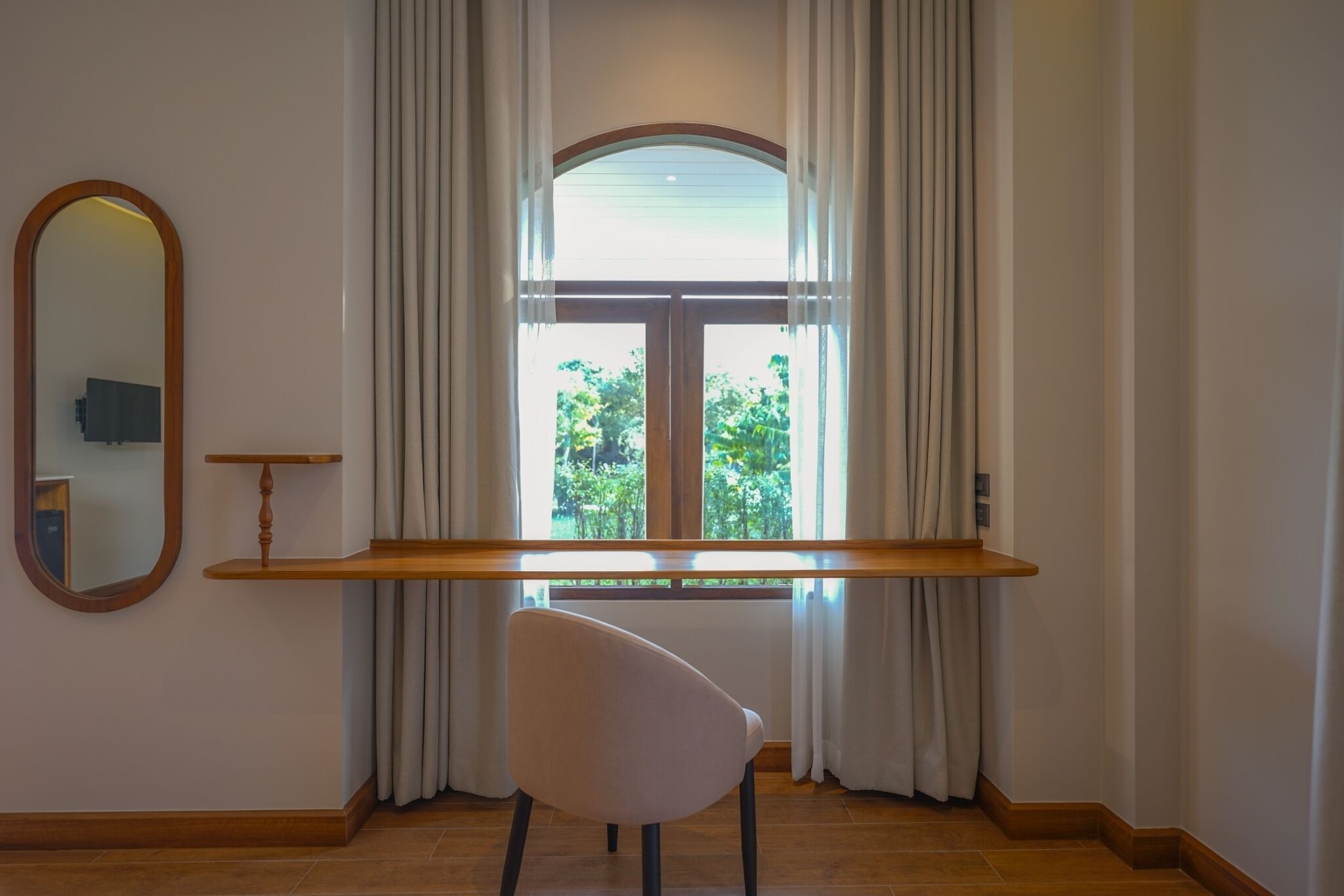 villa garden king bed | living area | 32-inch flat-screen tv with satellite channels, tv