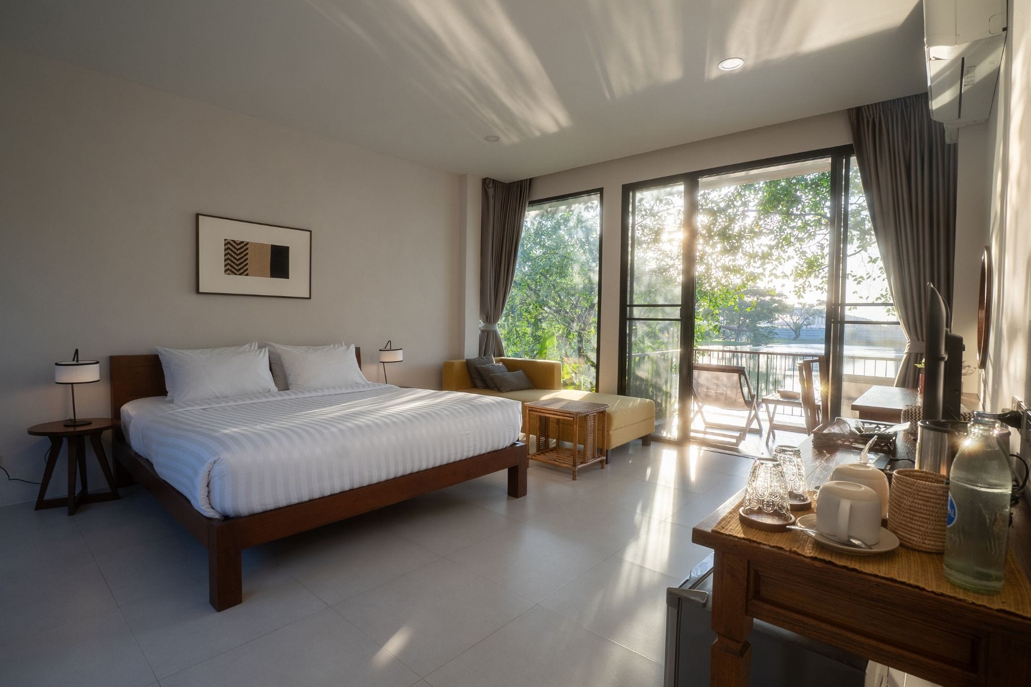 villa lake view king bed | free wifi, bed sheets