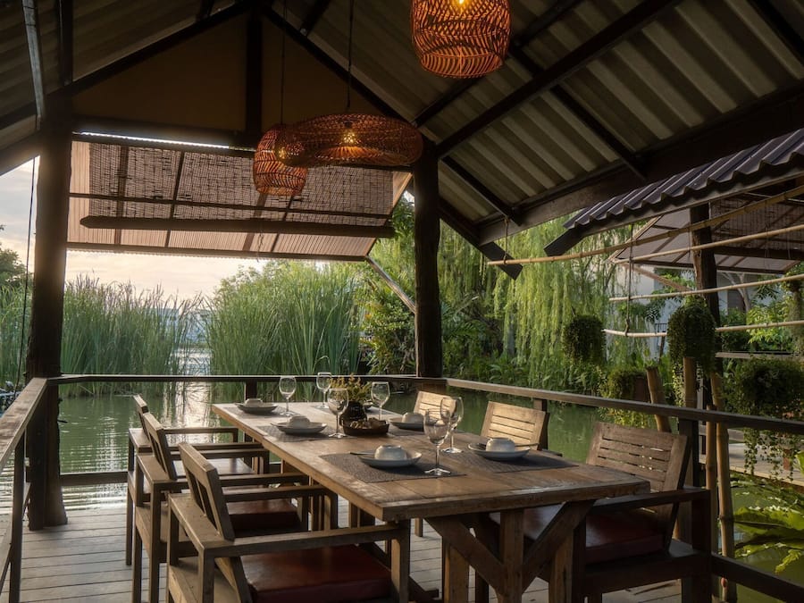 Lunch and dinner served, local and international cuisine