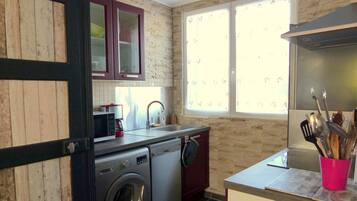 Kühlschrank, Mikrowelle, Geschirrspüler