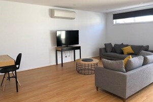 50-tommu LCD-sjónvarp með stafrænum rásum