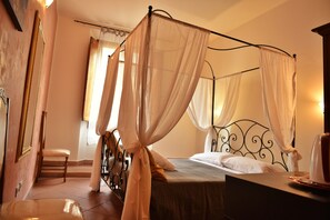 Double Room, Private Bathroom | Desk, soundproofing, iron/ironing board, free WiFi - Holiday Rooms Florence (Florence)