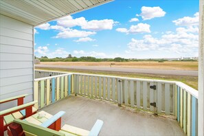 Standard Condo, 1 Bedroom | Balcony