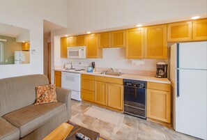 Deluxe Condo, 1 Bedroom | Private kitchen | Fridge, microwave, oven, stovetop