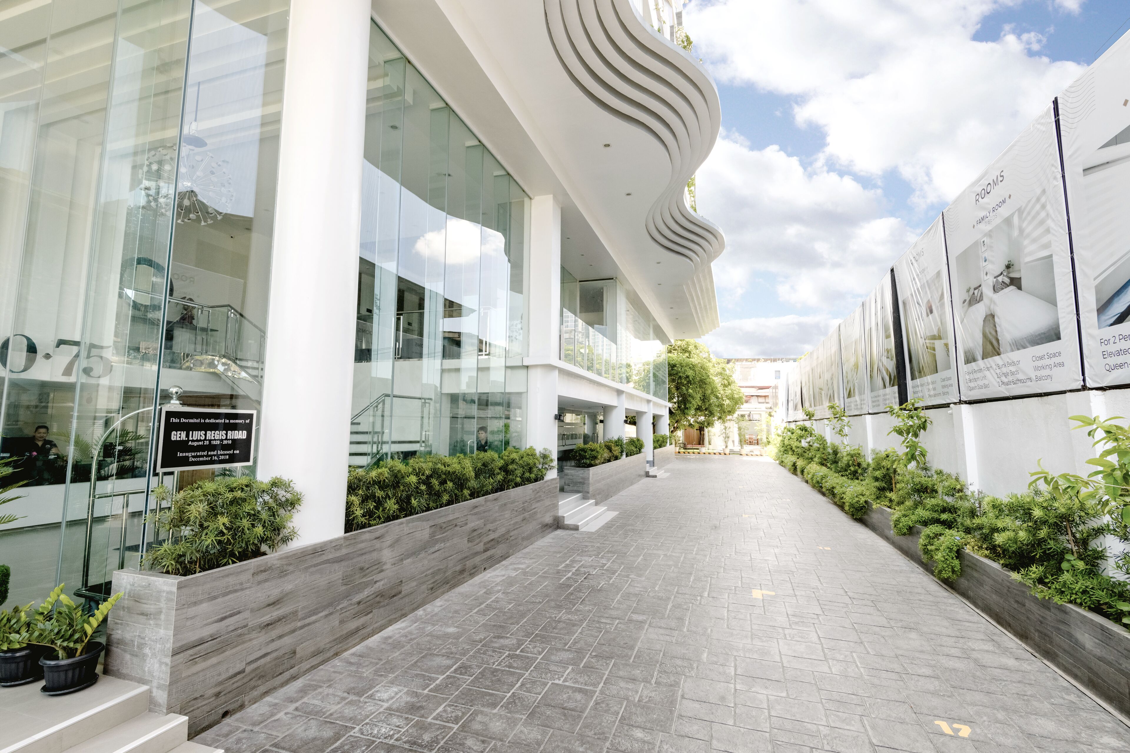 Photo - 1075 Dormitel