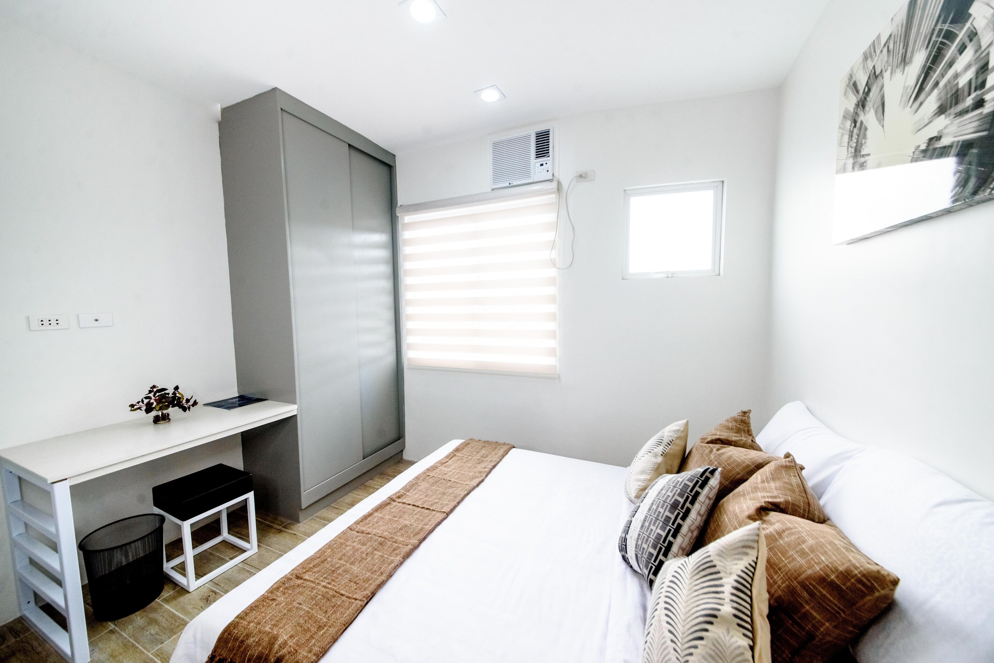 Photo - 1075 Dormitel