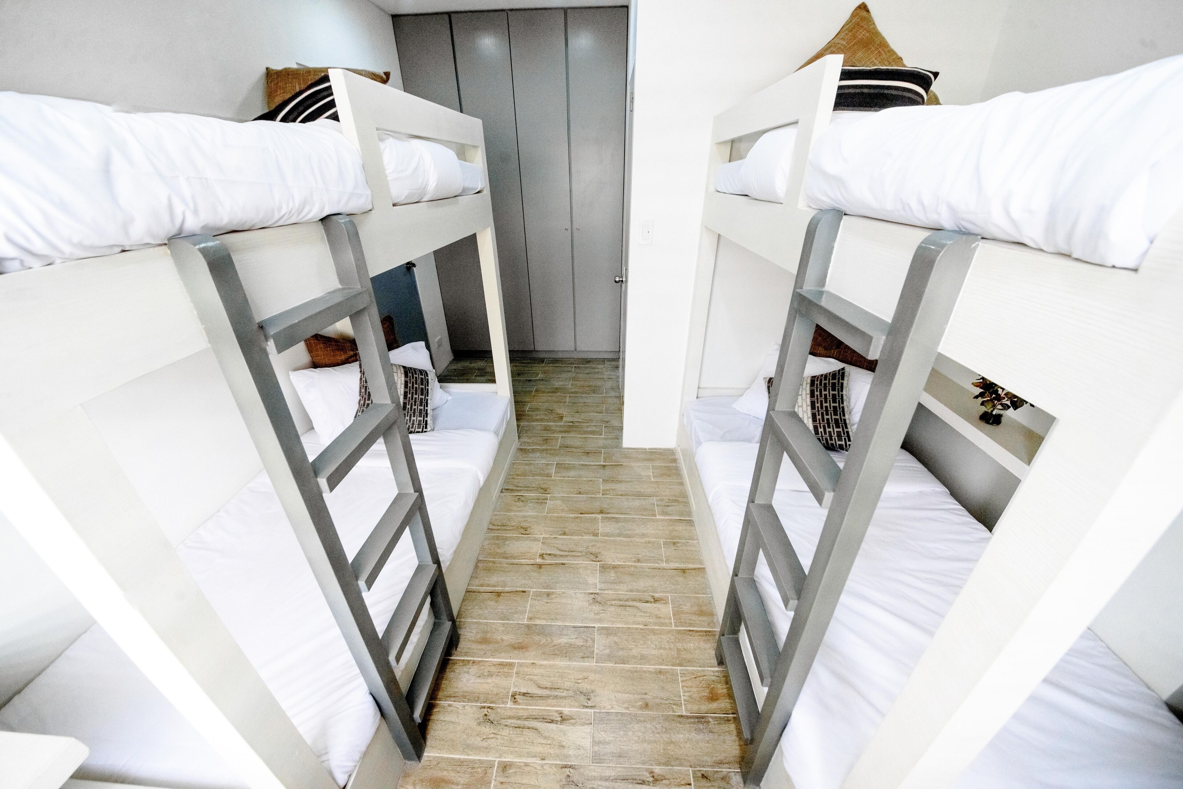 Photo - 1075 Dormitel