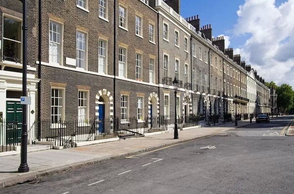 Exterior - Bloomsbury Apartments by Allô Housing (London)
