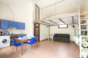 Living area - JOIVY Blue Terraced House (Pisa)