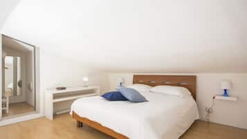 1 bedroom, iron/ironing board, bed sheets