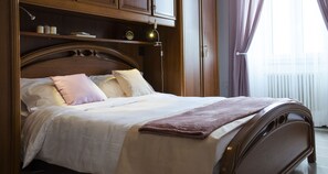 Apartamento, sacada (1 Bedroom) | 1 quarto, ferros/tábuas de passar roupa, roupa de cama
