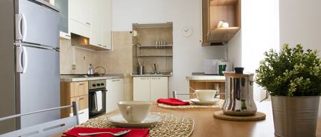 アパートメント バルコニー (1 Bedroom) | 専用キッチン | 冷蔵庫、電子レンジ、オーブン、コンロ