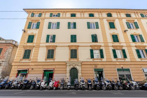 JOIVY Band House di Fronte al Terminal Traghetti