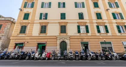 JOIVY Band House di Fronte al Terminal Traghetti