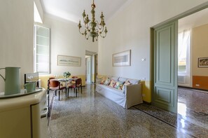 Apartment, 3 Bedrooms | Living room