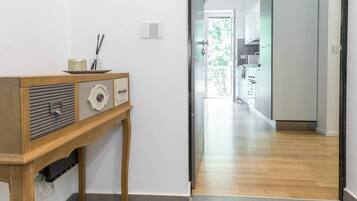 Appartamento, 1 camera da letto | 1 camera, con stile personalizzato, una scrivania, postazione laptop