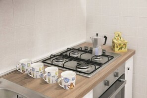 Villa, 3 Schlafzimmer, 2 Bäder | Eigene Küche | Kühlschrank, Ofen, Herdplatte, Geschirrspüler