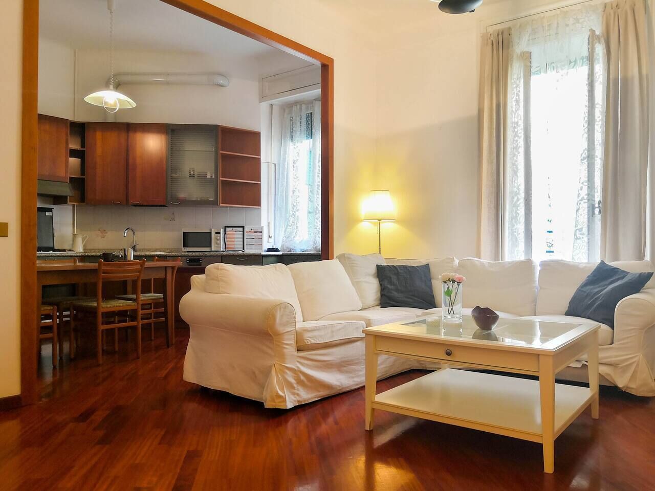 Apartment, 1 Schlafzimmer | Wohnzimmer | 28-Zoll-Fernseher mit Satellitenempfang