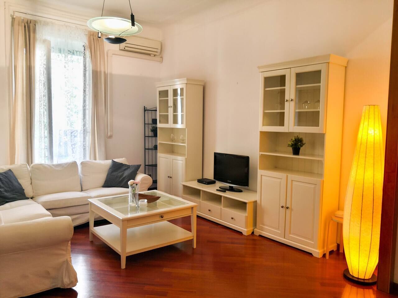 Apartment, 1 Bedroom | Living room | 28-inch TV with satellite channels