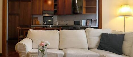 Appartamento, 1 camera da letto | Soggiorno | TV 28 pollici con canali satellitari