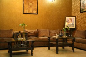 Reception hall - Hotel Sweet Inn (Lahore)